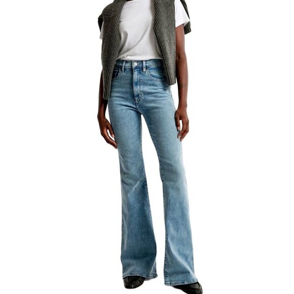 Abercrombie & Fitch NWT The Flare Super High Rise Jeans Size 36 Short - Picture 1 of 12